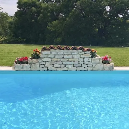 La Plume Blanche Avec Piscine Proche D'albi Feriehus *